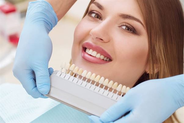 Implanty stomatologiczne- przebieg zabiegu i możliwe powikłania
